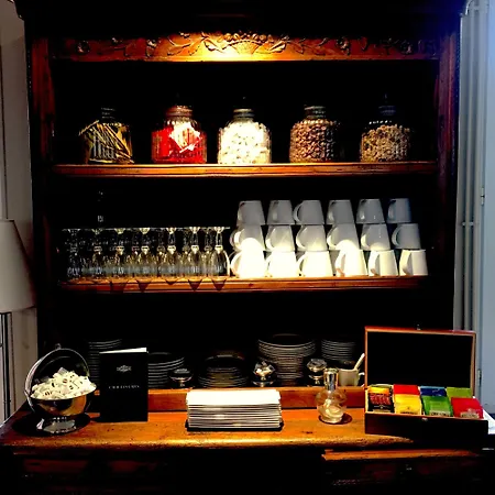 فندق دو أونغليتيير إيتريت