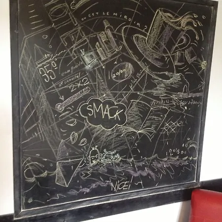 فندق دو أونغليتيير إيتريت